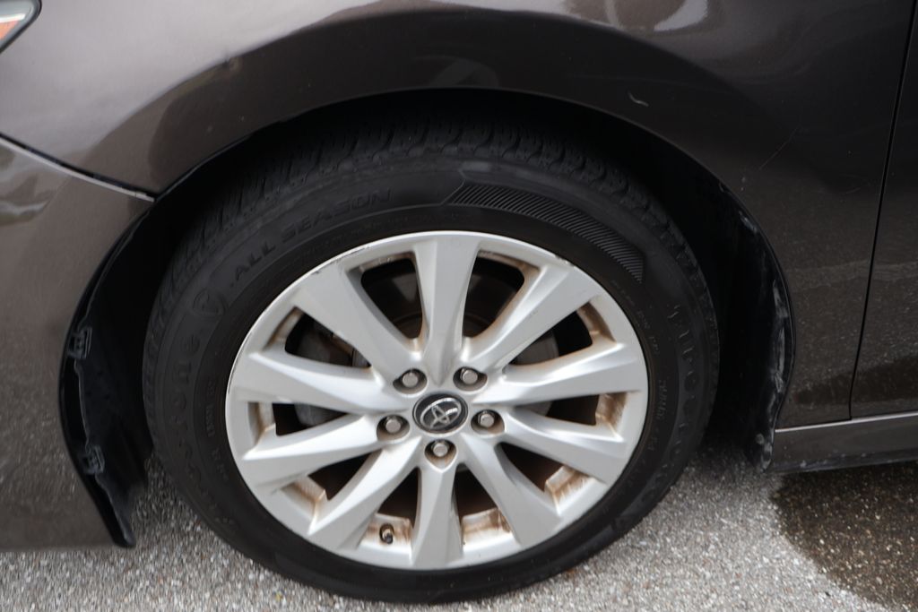 Thumbnail: 2018 Toyota Camry - 4