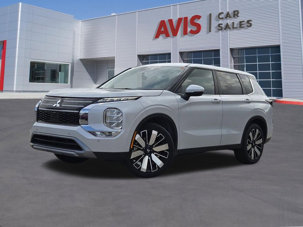 White 2025 Mitsubishi Outlander SE FWD SUV / Crossover Front-Wheel Drive Continuously Variable Transmission