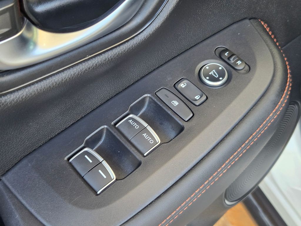 Used 2025 Honda HR-V SUV