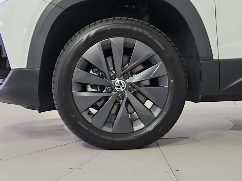 Thumbnail: 2023 Volkswagen Taos - 5