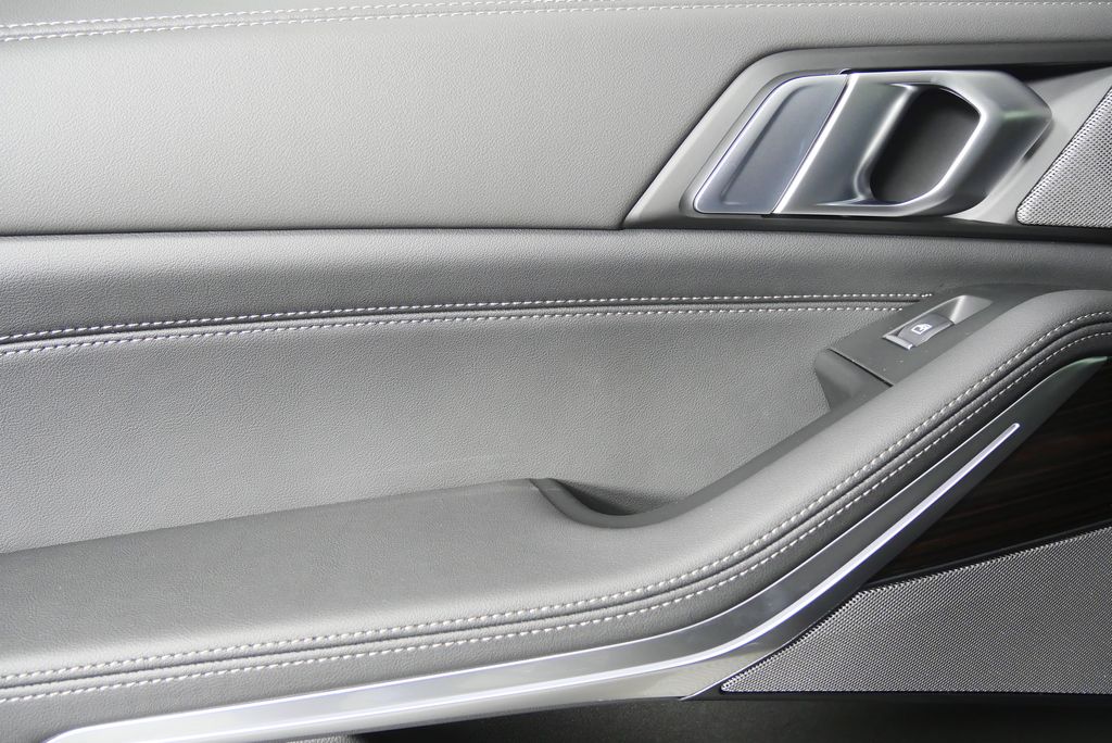 Thumbnail: 2026 BMW X5 - 14