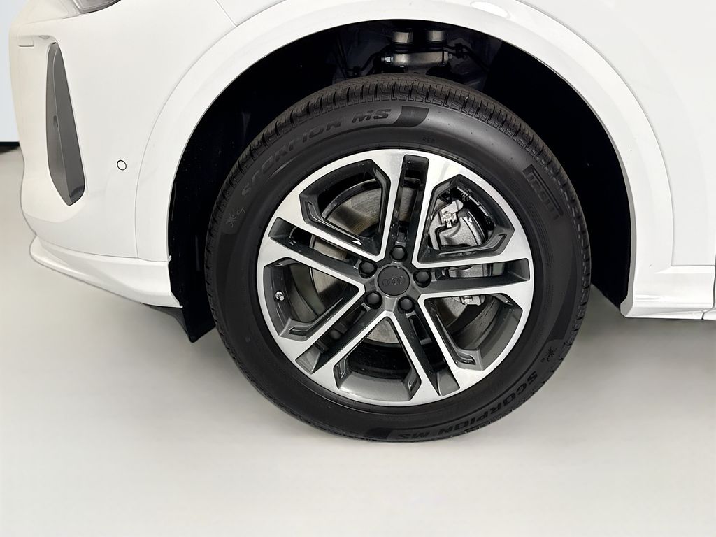 Thumbnail: 2026 Audi Q5 - 31