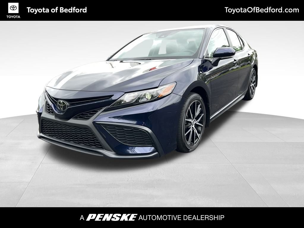 2022 Toyota Camry SE -
                Bedford, OH