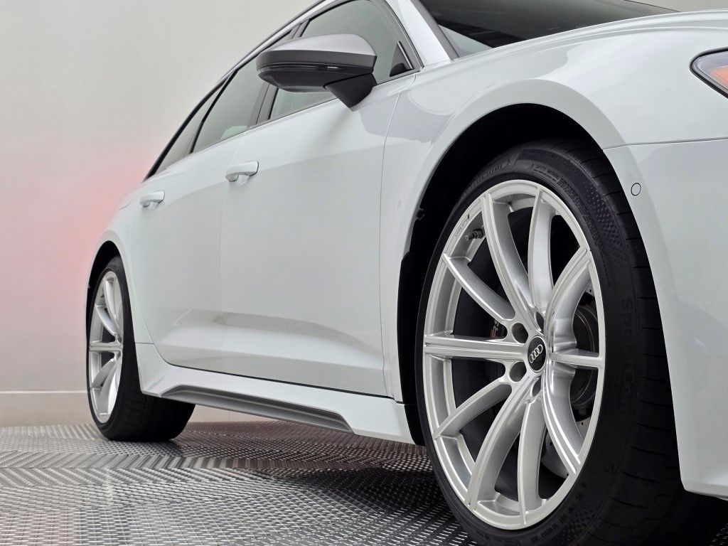 Thumbnail: 2024 Audi RS 6 - 3