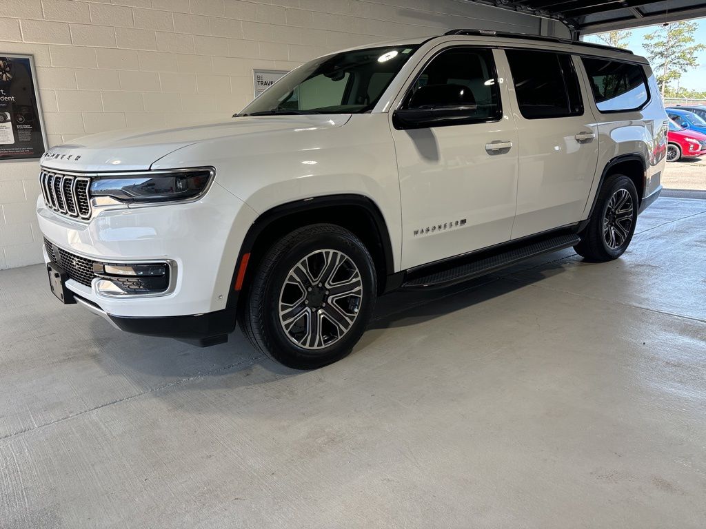 2024 Jeep Wagoneer L's photo