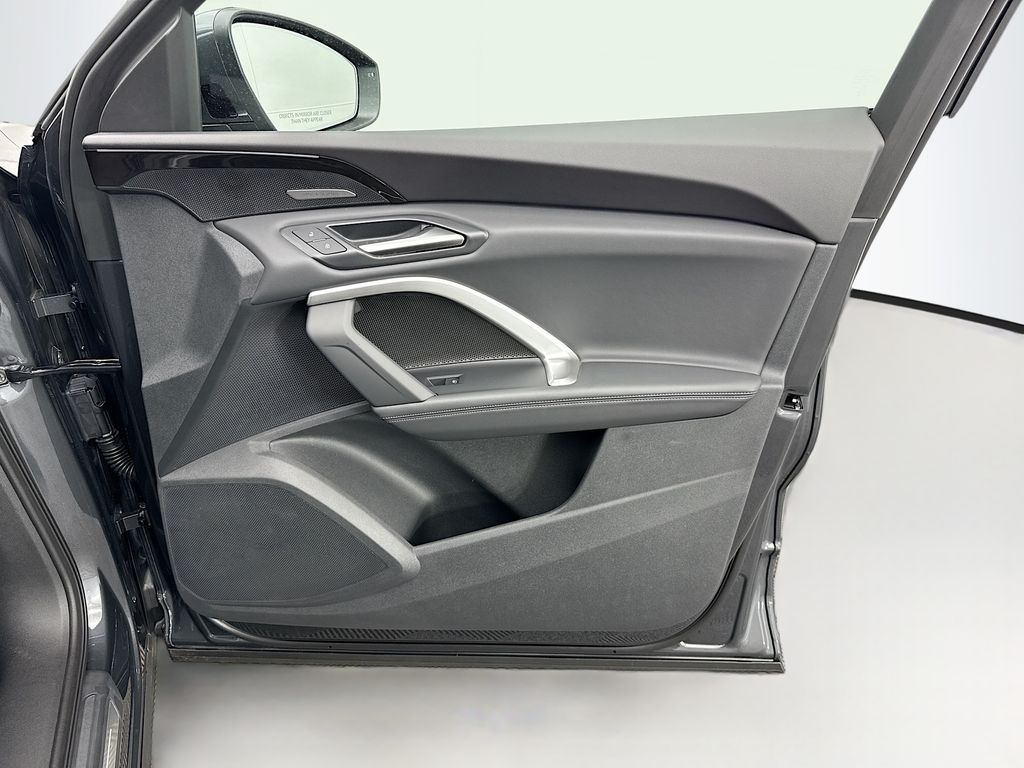 Thumbnail: 2025 Audi Q5 - 24