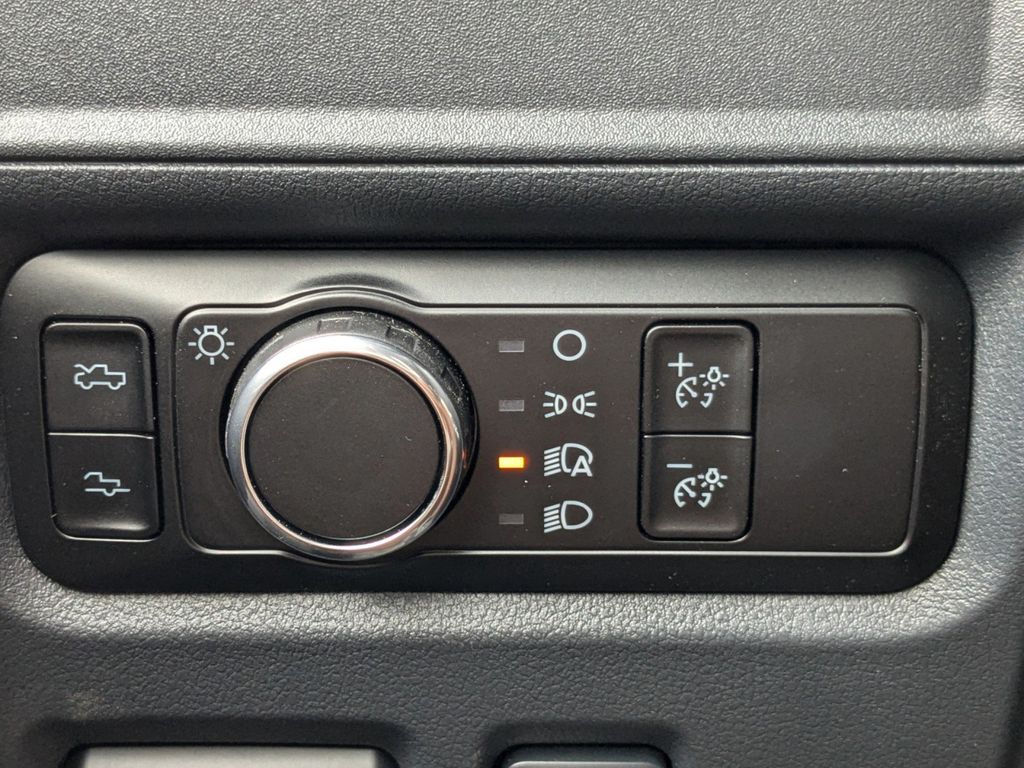 2025 Ford F-150 Lightning Platinum