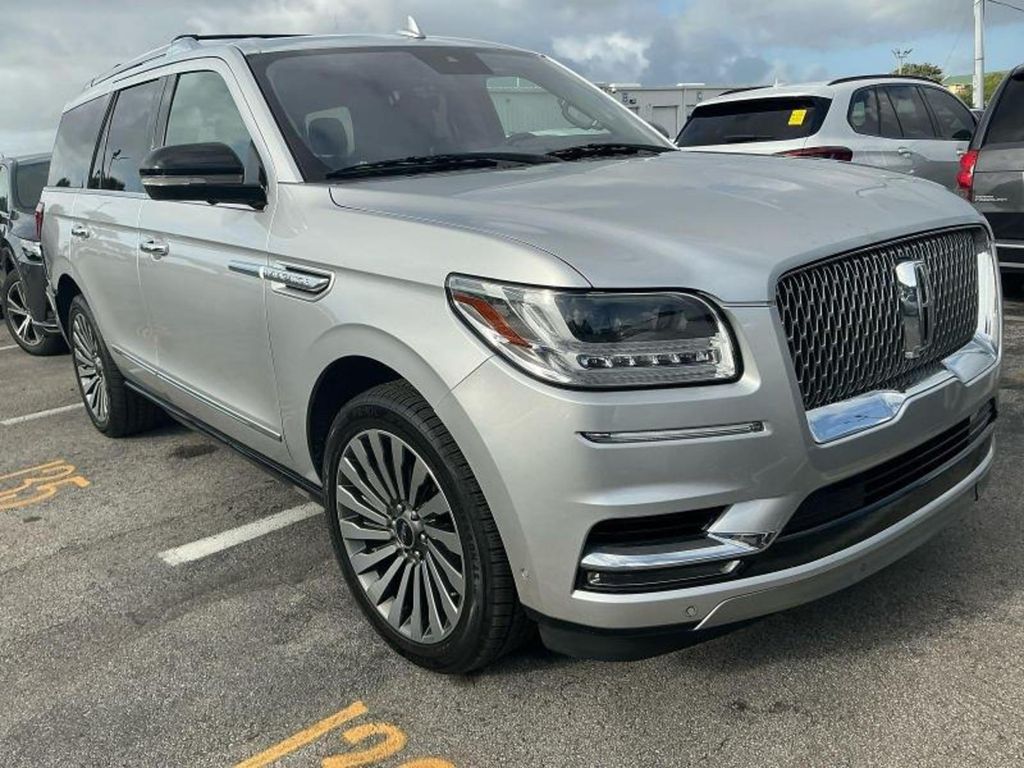 Ingot Silver Metallic 2019 Lincoln Navigator Reserve 4WD SUV / Crossover Four-Wheel Drive Automatic
