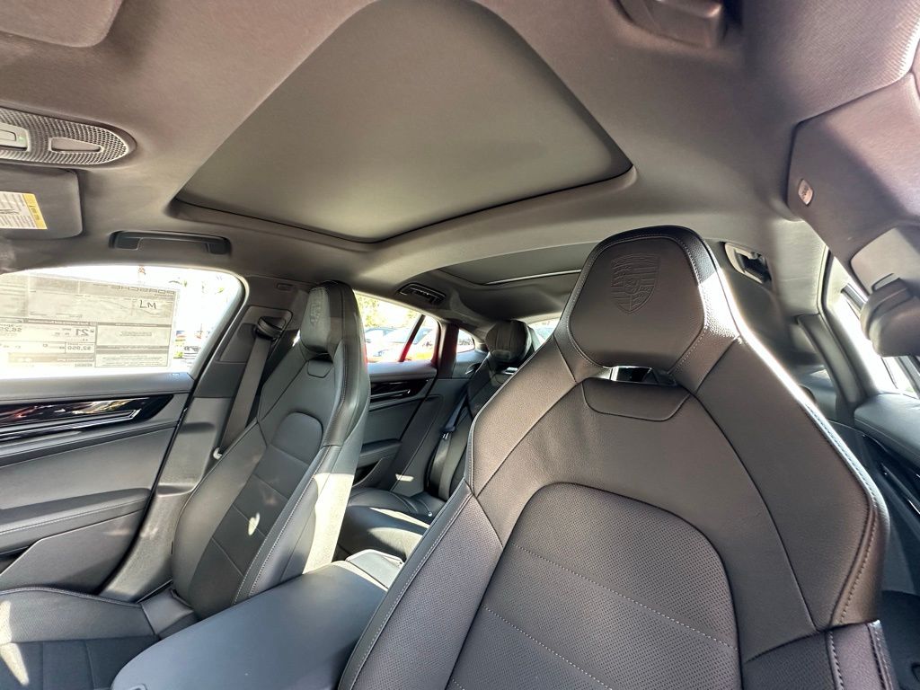 Thumbnail: 2026 Porsche Panamera - 24