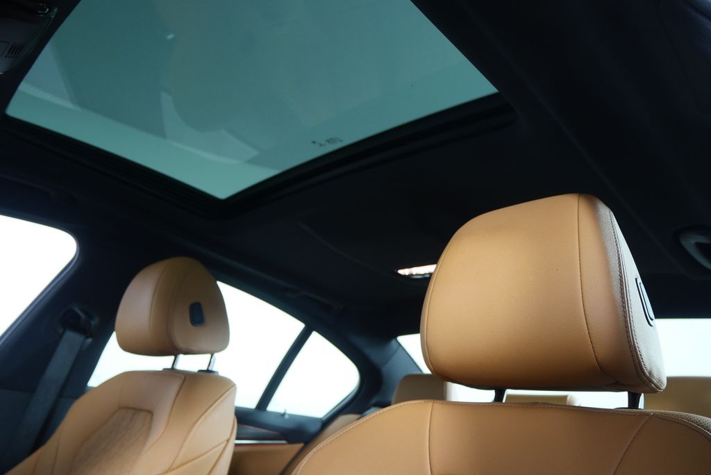 2022 BMW 5 Series 530i 12