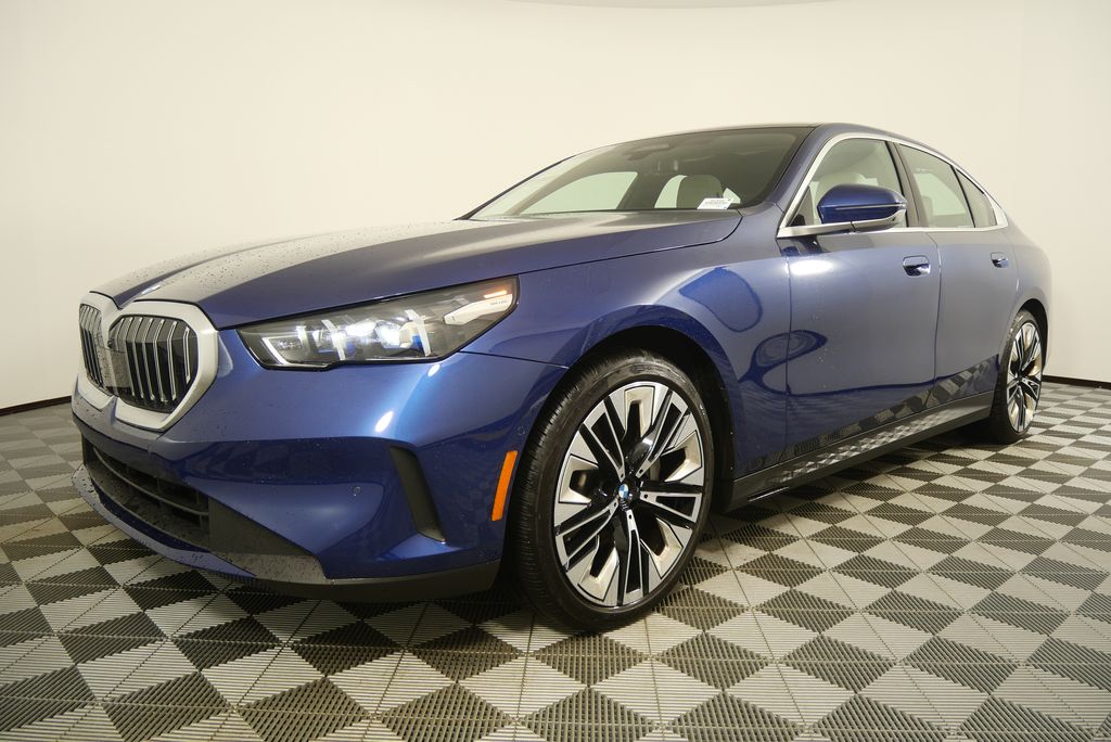 Thumbnail: 2025 BMW 5 Series - 8
