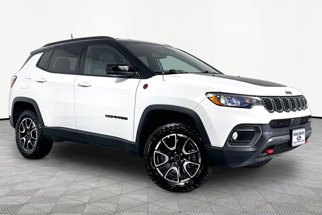 Bright White Clearcoat 2025 Jeep Compass Trailhawk 4WD SUV / Crossover Four-Wheel Drive 8-Speed Automatic