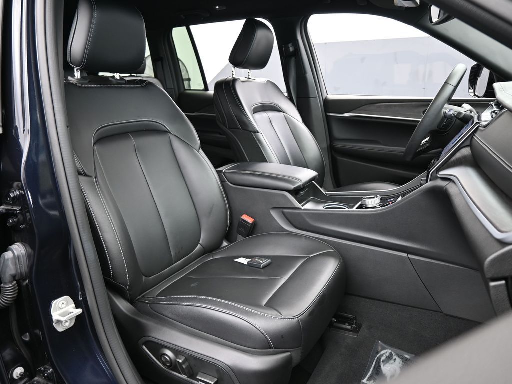 Used 2024 Midnight Sky Jeep Limited image 48