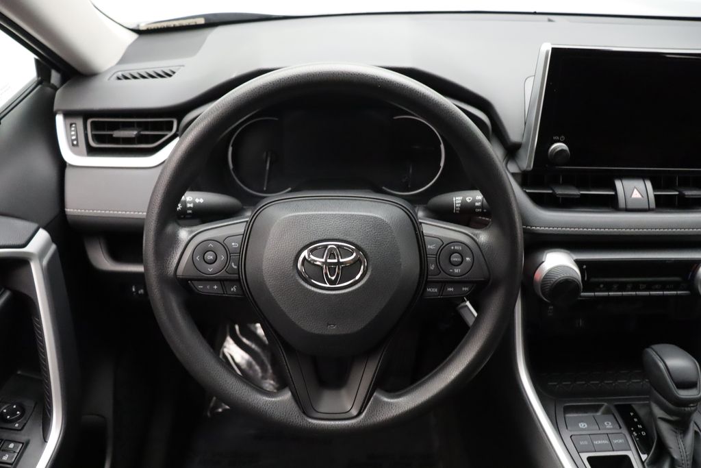 2023 Toyota RAV4 LE 23