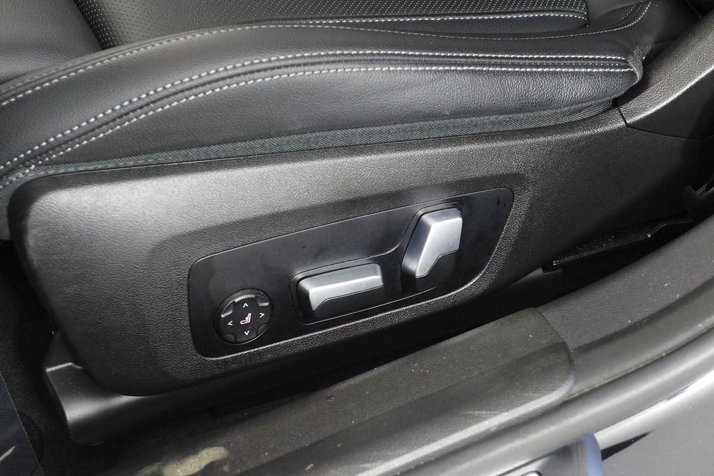 Thumbnail: 2023 BMW 3 Series - 23