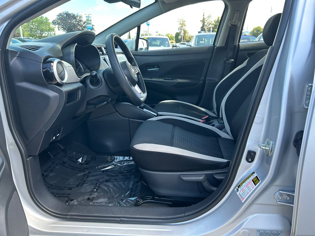 2021 Nissan Versa 1.6 SV 10