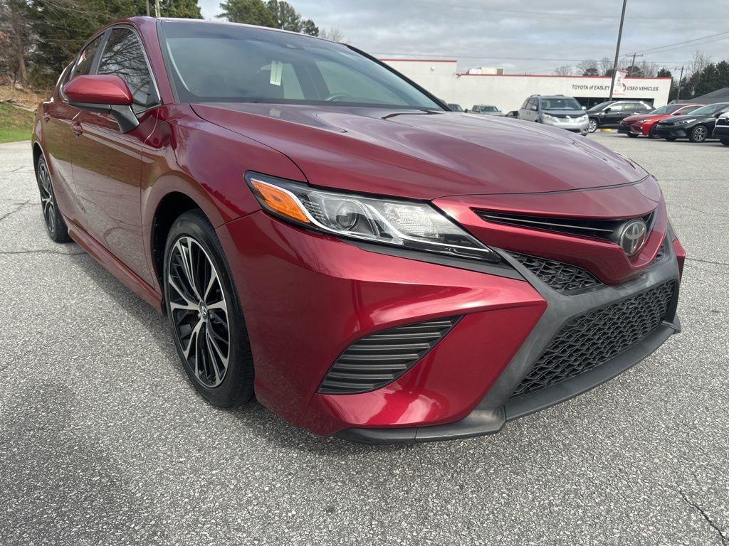 2018 Toyota Camry SE