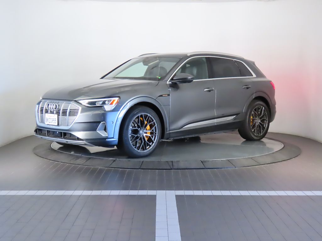 Thumbnail: 2019 Audi e-tron - 1