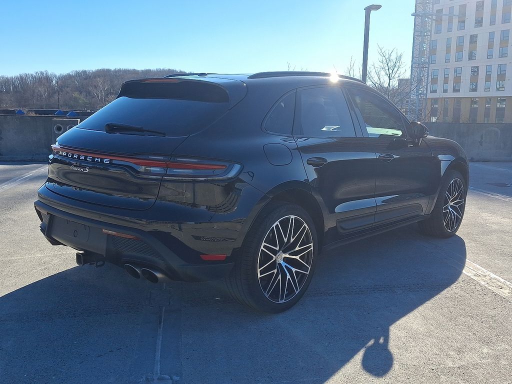 Thumbnail: 2024 Porsche Macan - 8