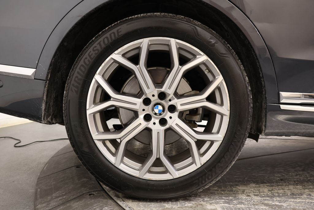 Thumbnail: 2019 BMW X7 - 13