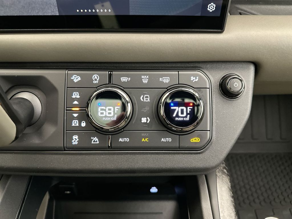 2025 Land Rover Defender 110 13