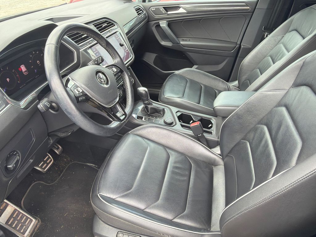 Used 2019 Platinum Gray Metallic Volkswagen 2.0T SEL Premium R-Line image 6