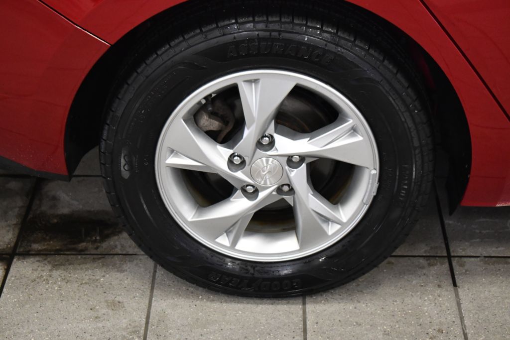 Thumbnail: 2021 Hyundai Elantra - 11