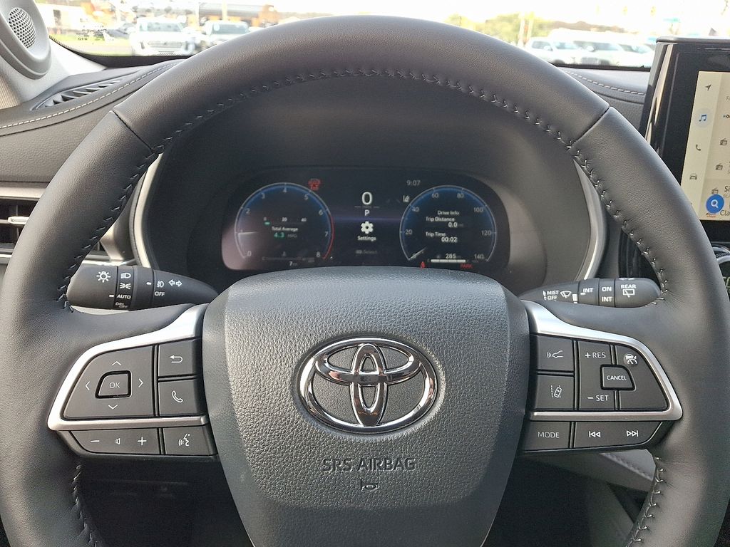 Thumbnail: 2026 Toyota Highlander - 20