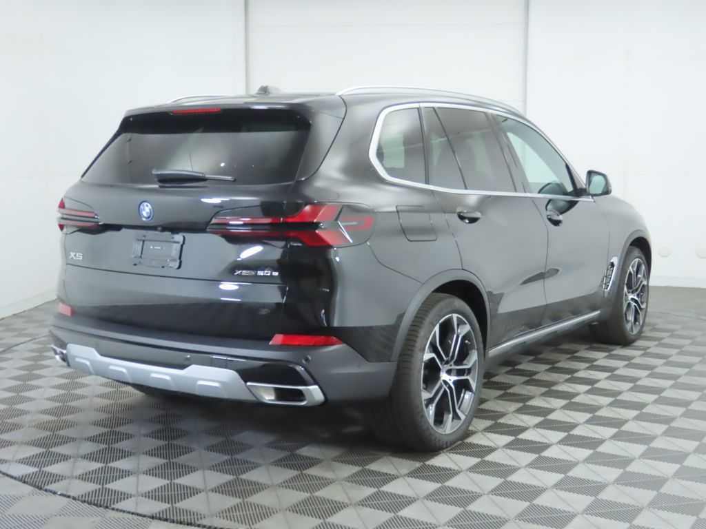 Thumbnail: 2026 BMW X5 - 5