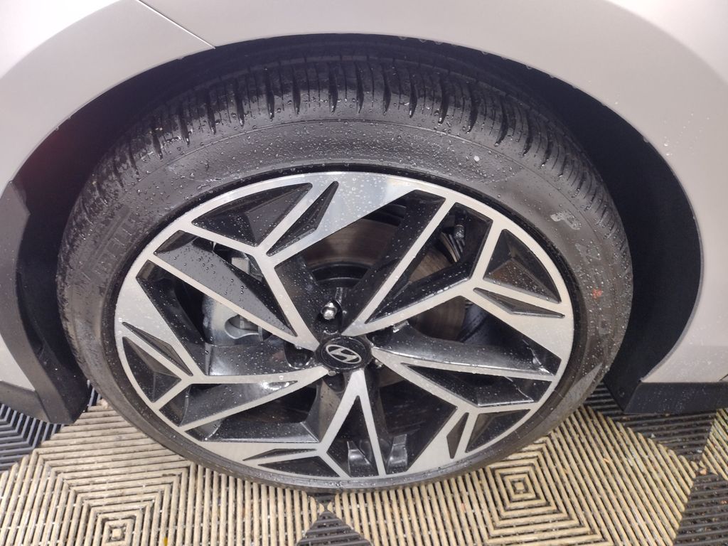 2025 Hyundai IONIQ 6 SEL