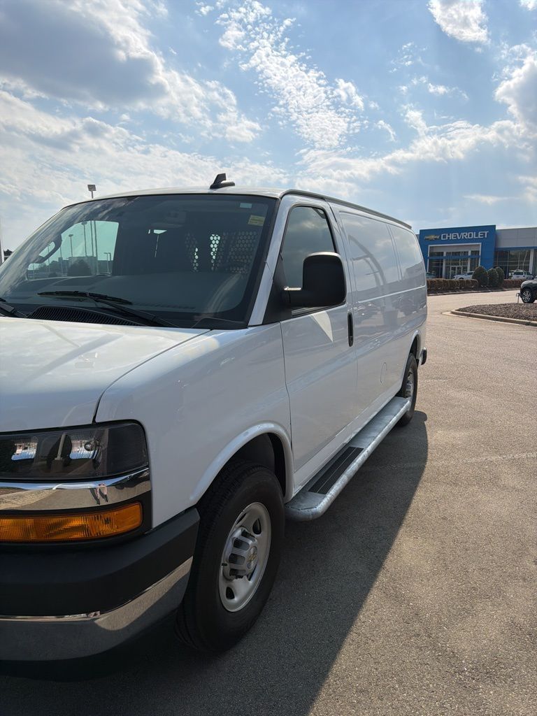 2024 Chevrolet Express Cargo 2500 RWD