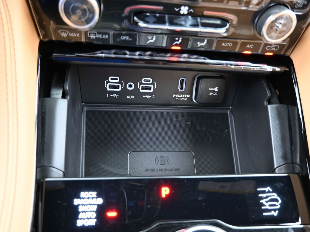 New 2025 Diamond Black Crystal Pearlcoat Jeep Summit image 21