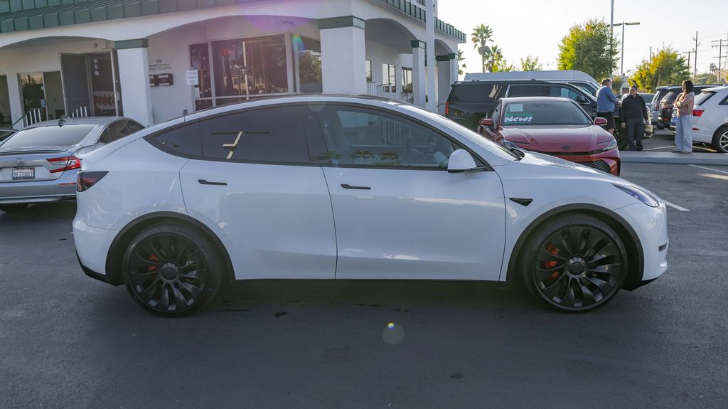 Used 2022 Tesla Model Y Performance 4D Sport Utility