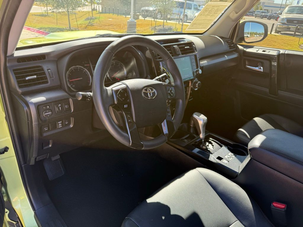 Thumbnail: 2022 Toyota 4Runner - 13