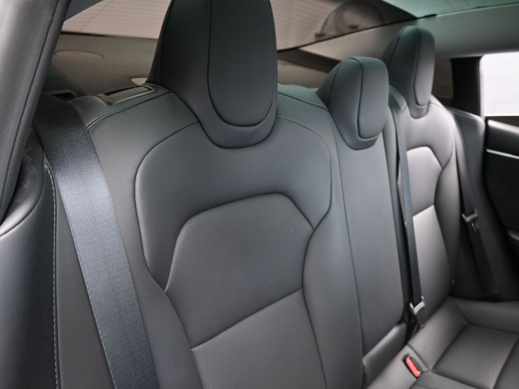 Used 2025  Tesla Long Range image 35