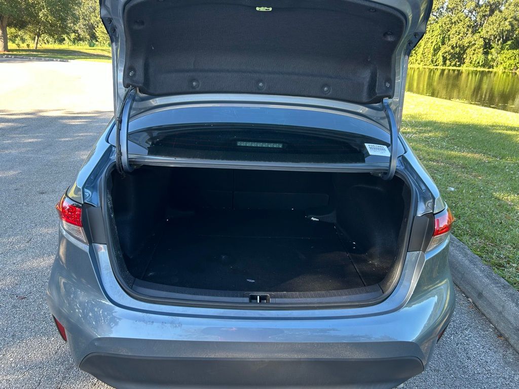 Thumbnail: 2023 Toyota Corolla - 10