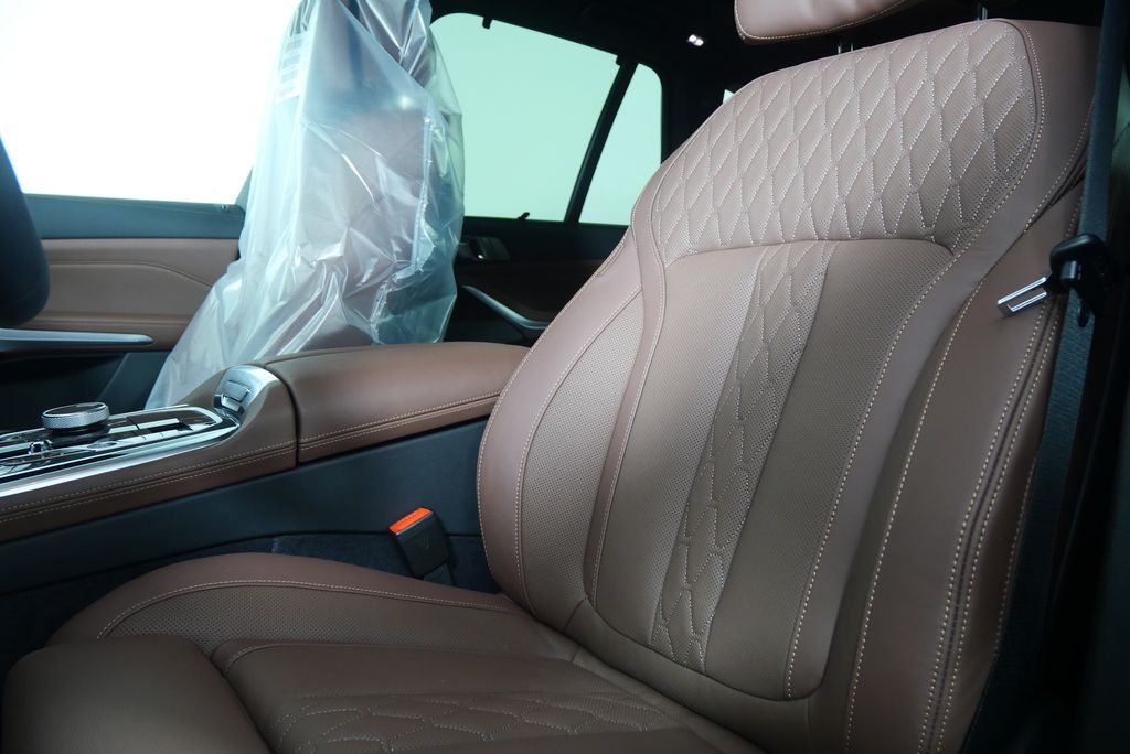 Thumbnail: 2026 BMW X5 - 11