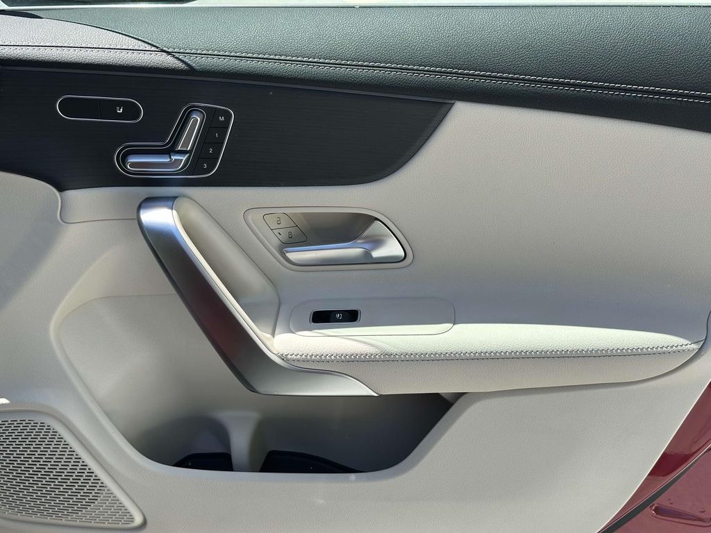 2025 Mercedes-Benz CLA 250 11