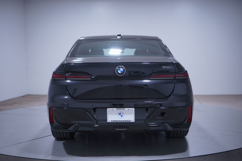 Thumbnail: 2026 BMW 7 Series - 5