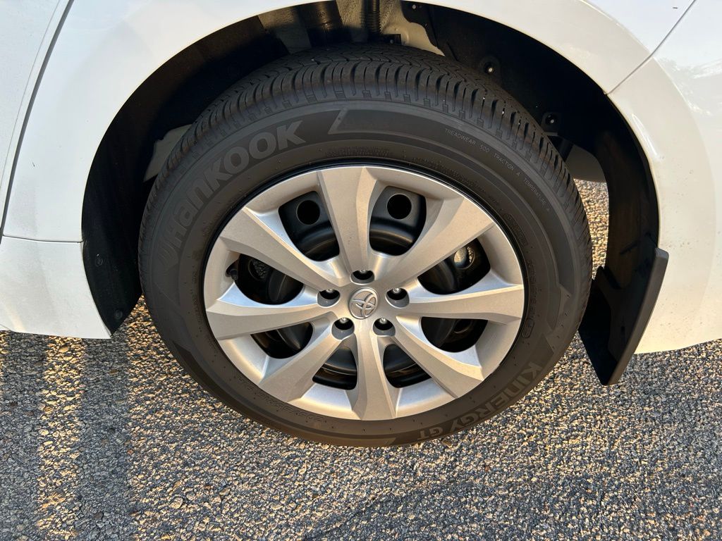 Thumbnail: 2025 Toyota Corolla - 9