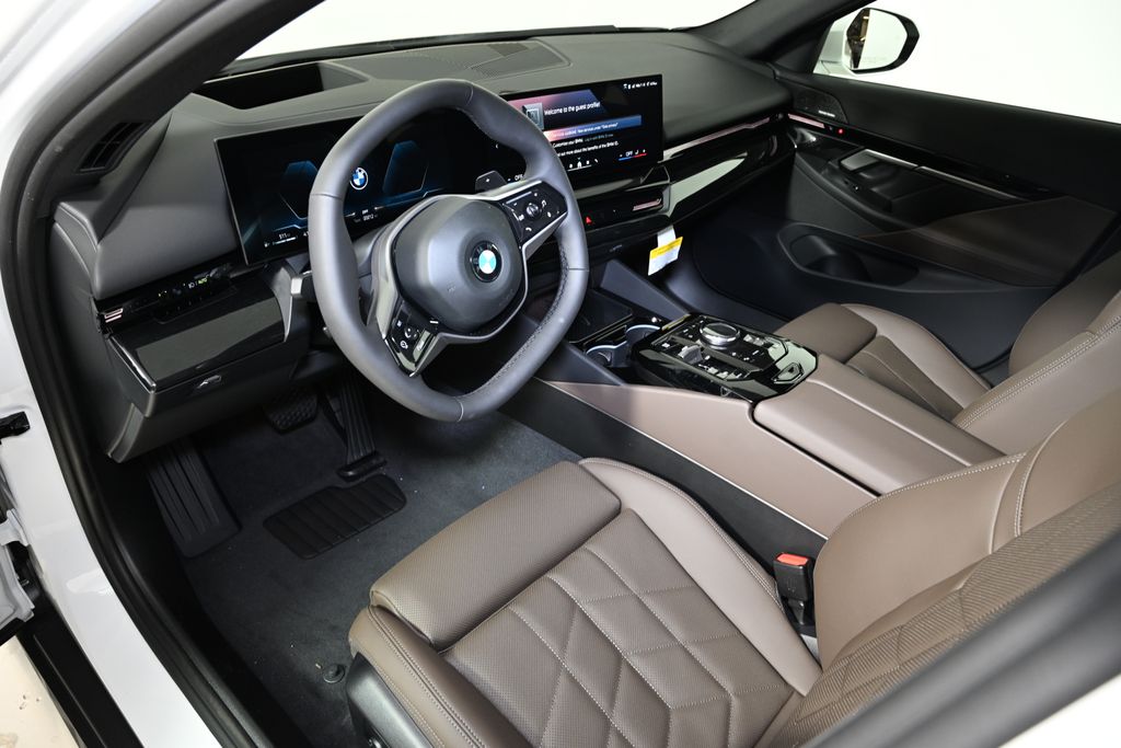 2025 BMW 5 Series 530i xDrive 15