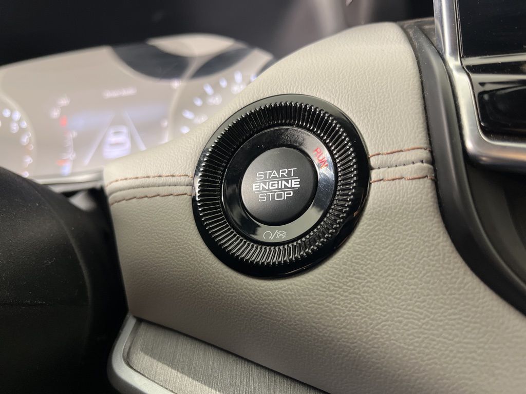 Thumbnail: 2025 Jeep Compass - 32