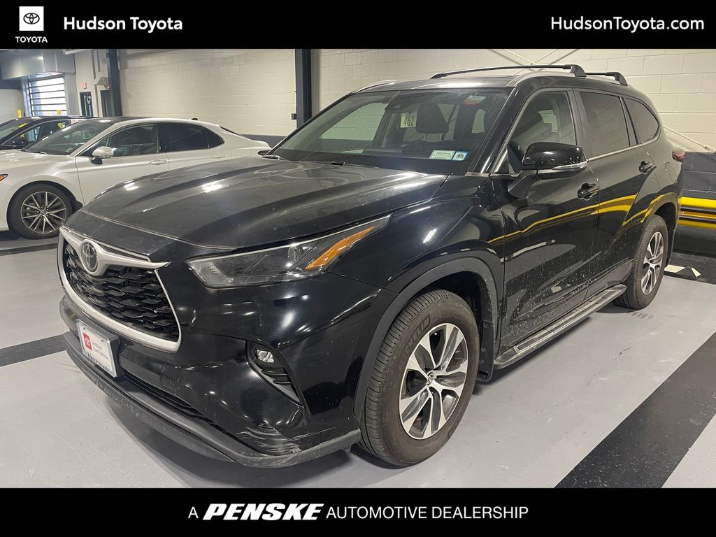 Thumbnail: 2023 Toyota Highlander - 1