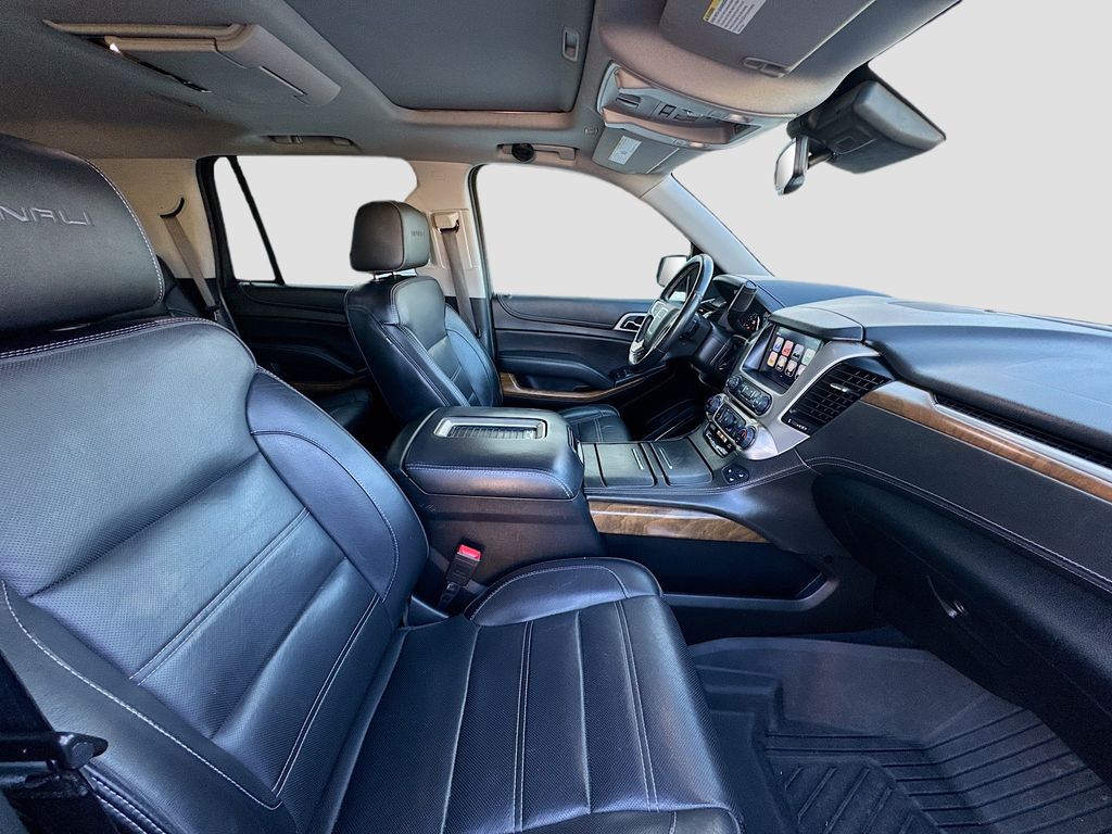 2020 GMC Yukon Denali - Photo 35