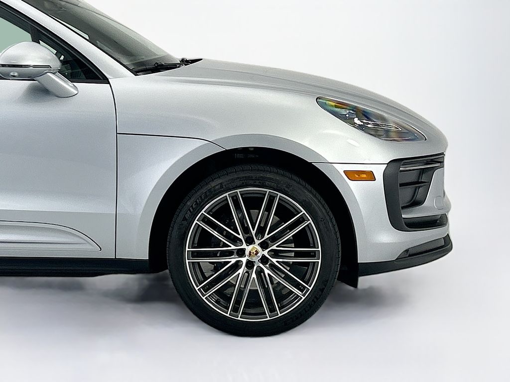 Thumbnail: 2025 Porsche Macan - 11