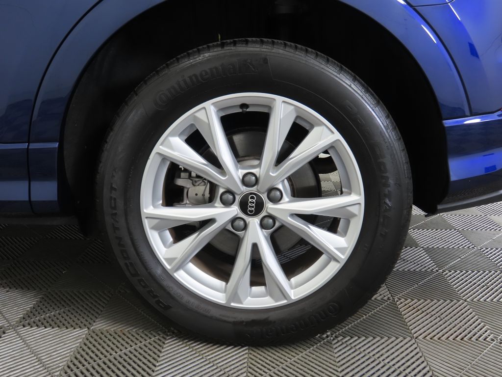 Thumbnail: 2023 Audi Q3 - 29