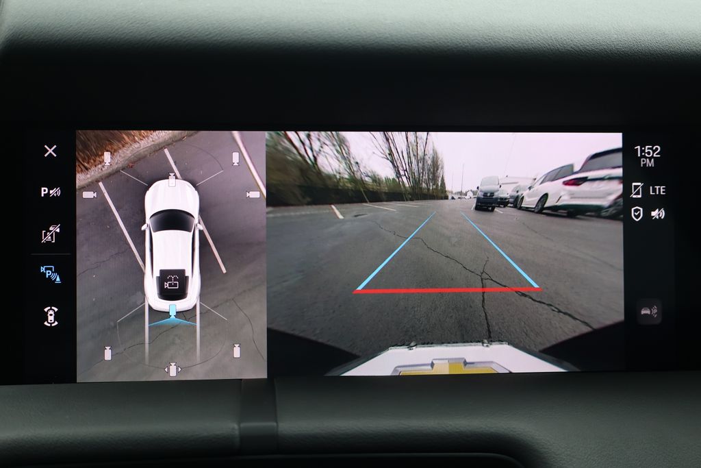 Thumbnail: 2022 Porsche Taycan - 15