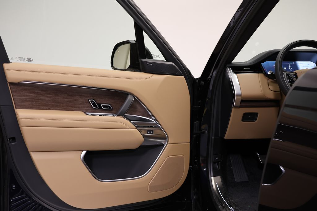 Thumbnail: 2026 Land Rover Range Rover - 26