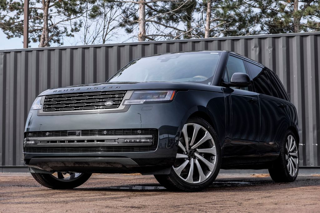2026 Land Rover Range Rover P530 SE LWB AWD