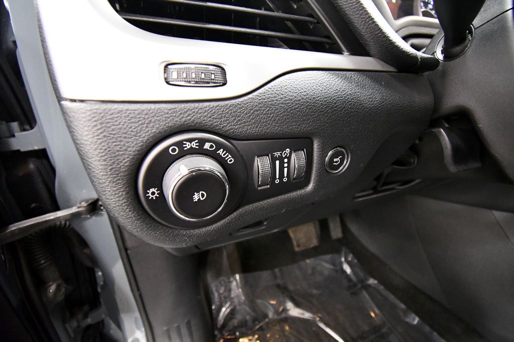 Used 2015 Jeep Cherokee SUV